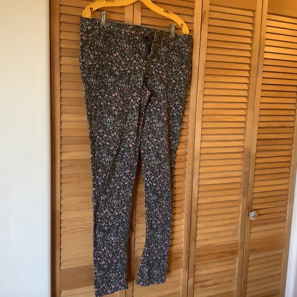 Womens pants, American rag 11R used, nice